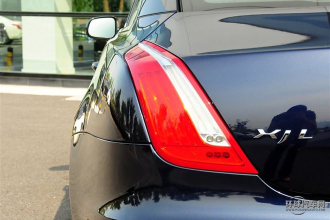 2015款 XJL 2.0T 兩驅(qū)典雅商務(wù)版