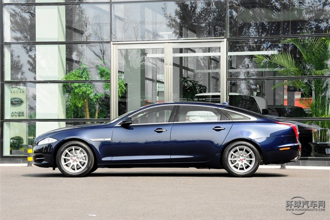 2015款 XJL 2.0T 兩驅(qū)典雅商務(wù)版