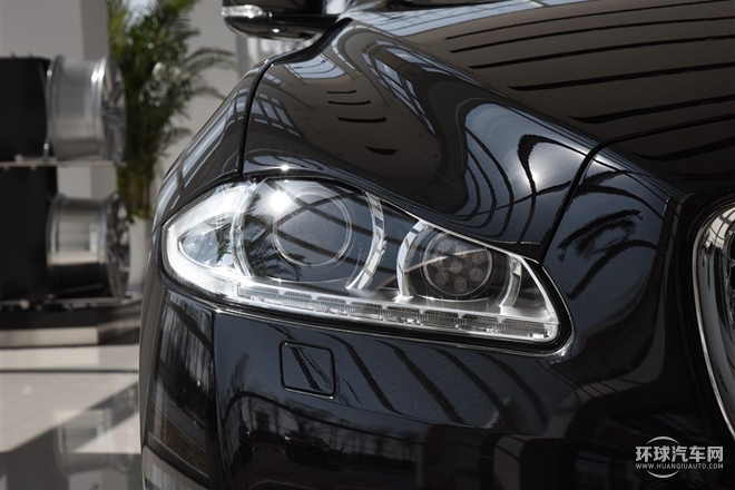 2015款 XJL 2.0T 兩驅(qū)全景商務(wù)版