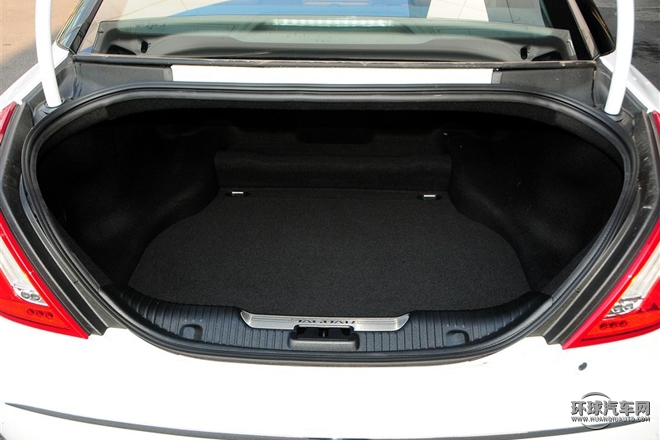 2015款 XJL 2.0T 兩驅(qū)尊享商務(wù)版