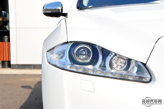2015款 XJL 2.0T 兩驅(qū)尊享商務(wù)版