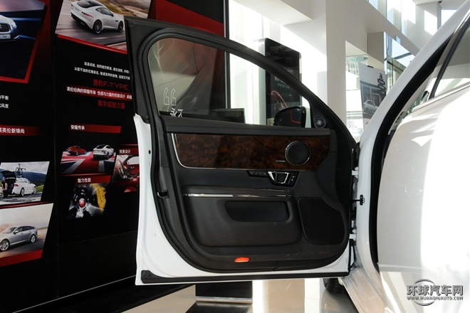 2015款 XJL 3.0 SC 兩驅(qū)全景商務版