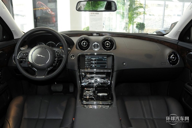 2015款 XJL 3.0 SC 兩驅(qū)全景商務(wù)版