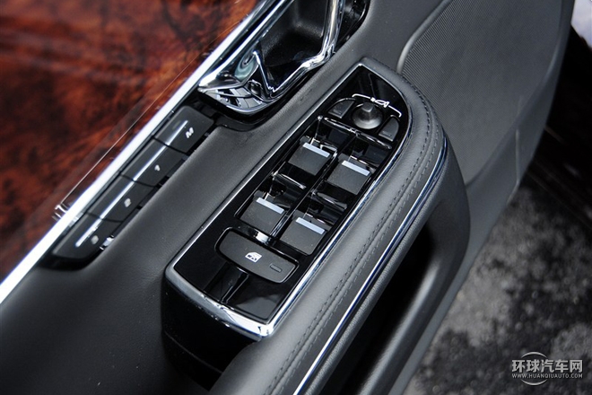 2015款 XJL 3.0 SC 四驅(qū)全景商務(wù)版