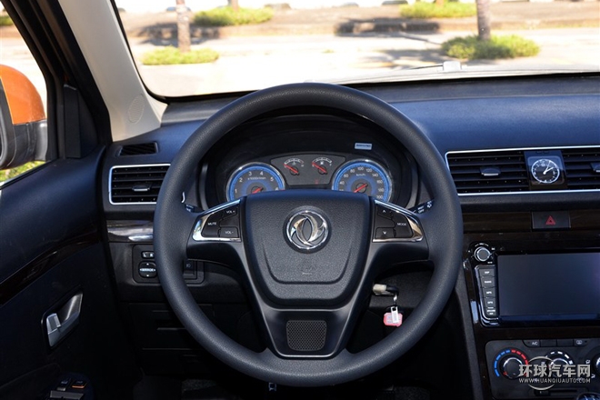 2015款 1.5L 手動(dòng)豪華型 7座 國IV