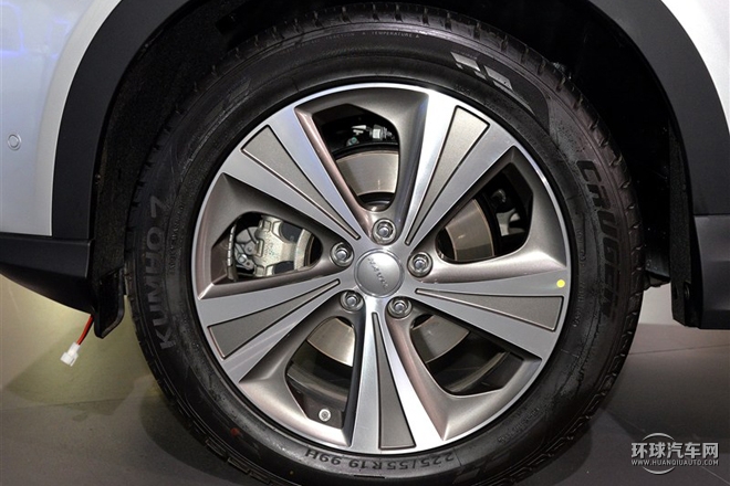 2015款 2.0T 自動兩驅(qū)尊貴型