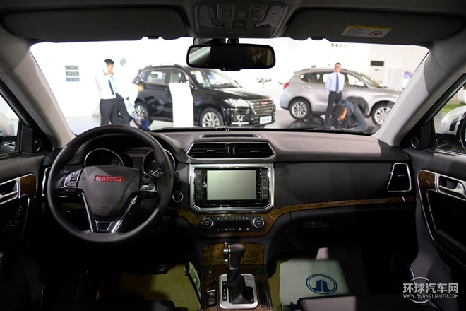 2015款 2.0T 自動兩驅(qū)尊貴型