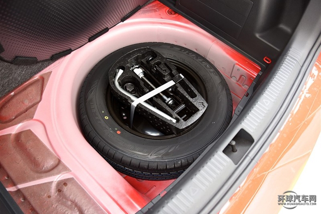 2015款 1.6L 自動(dòng)創(chuàng)行版