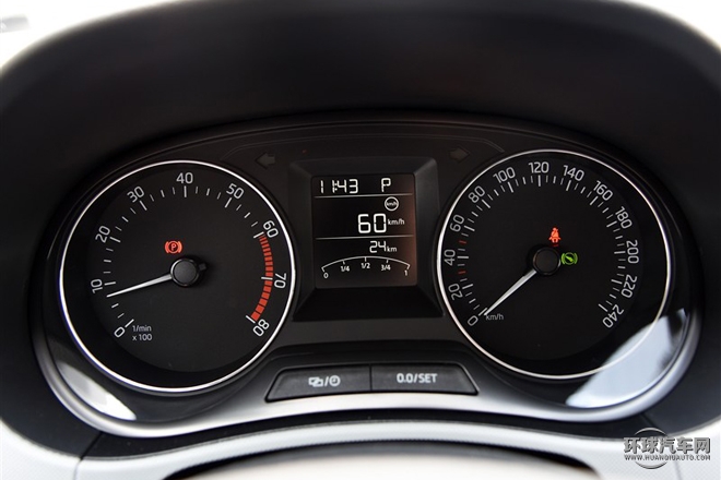 2015款 1.6L 自動(dòng)創(chuàng)行版