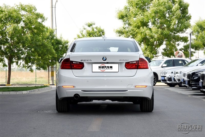 2015款 320i 超悅版運(yùn)動設(shè)計(jì)套裝