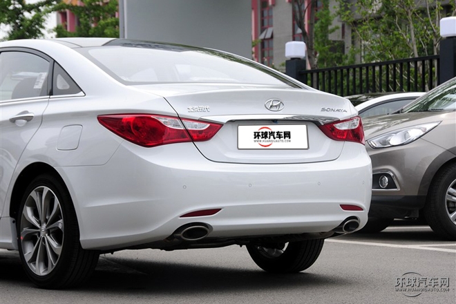 2015款 經(jīng)典 2.0L 自動領(lǐng)先版