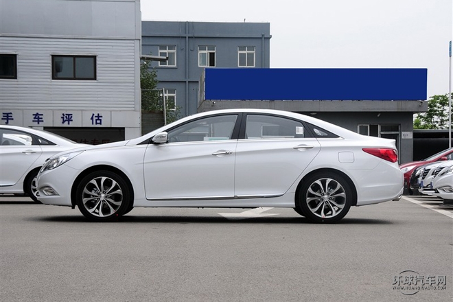 2015款 經(jīng)典 2.0L 自動領(lǐng)先版