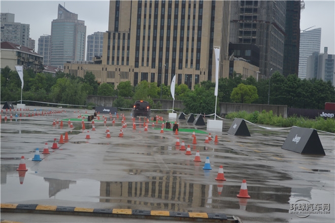 以全路況 定義真SUV  Jeep品牌體驗日