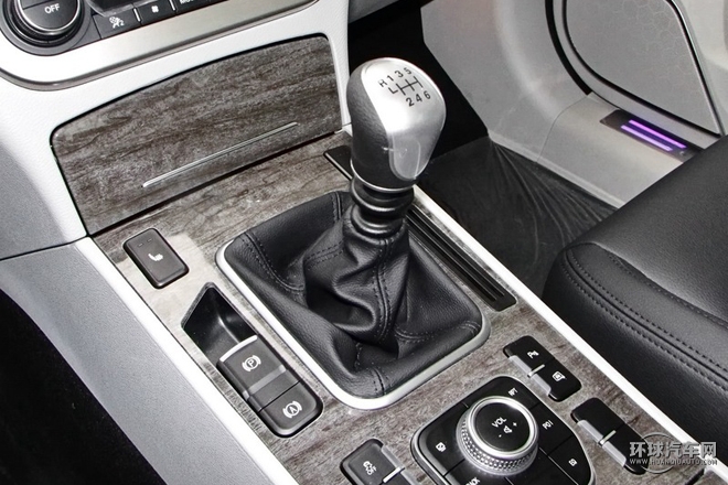2015款 2.0T 手動兩驅(qū)尊貴型