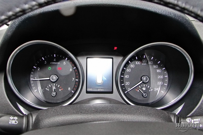 2015款 2.0T 手動兩驅尊貴型
