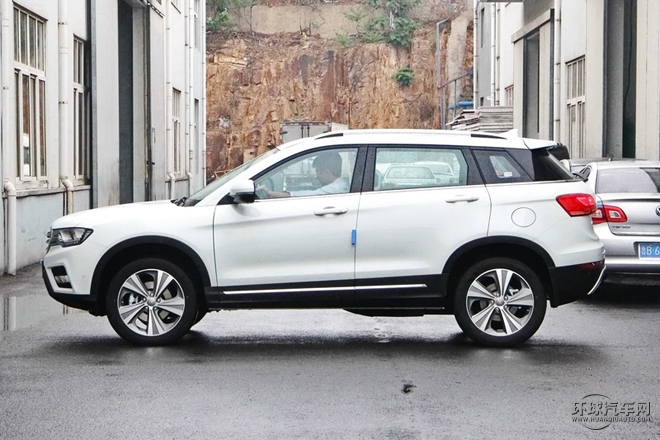 2015款 2.0T 手動兩驅(qū)尊貴型