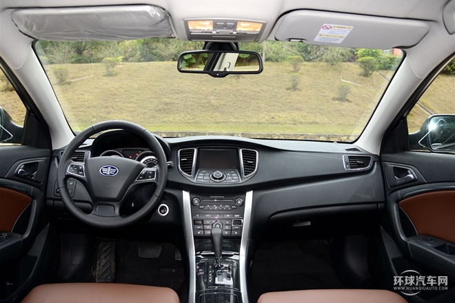 2015款 1.8T 自動(dòng)旗艦型