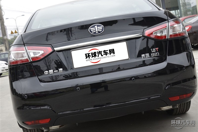 2015款 1.8T 自動尊貴型