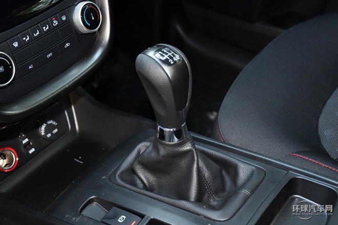 2015款 2.0L 手動(dòng)基本型