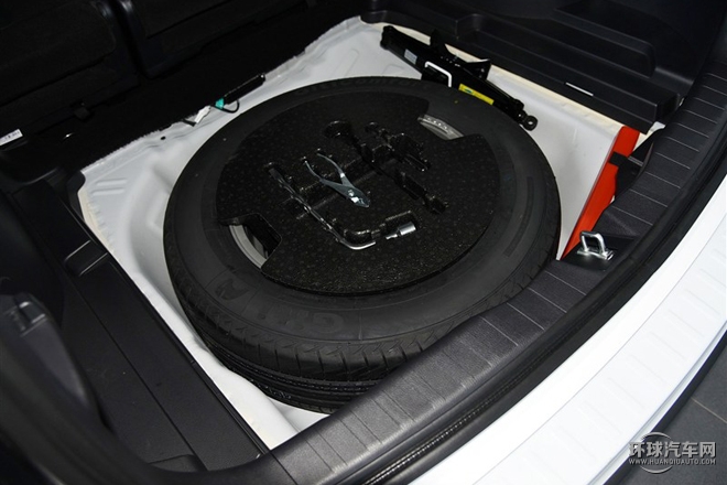 2015款 運(yùn)動版 1.5T 自動兩驅(qū)尊享型