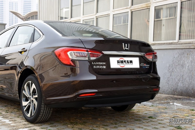 2015款 1.8T 自動(dòng)旗艦型