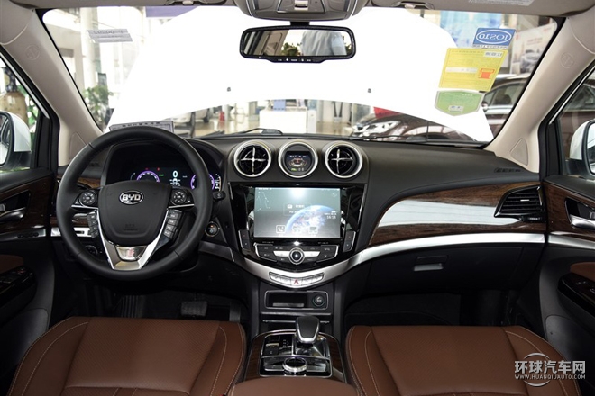 2015款 2.0T 四驅(qū)旗艦型