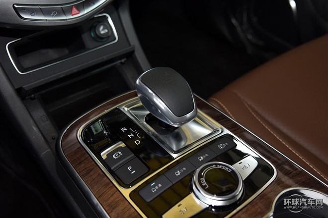 2015款 2.0T 四驅(qū)尊貴型