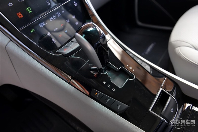 2015款 2.2T 四驅(qū)旗艦型