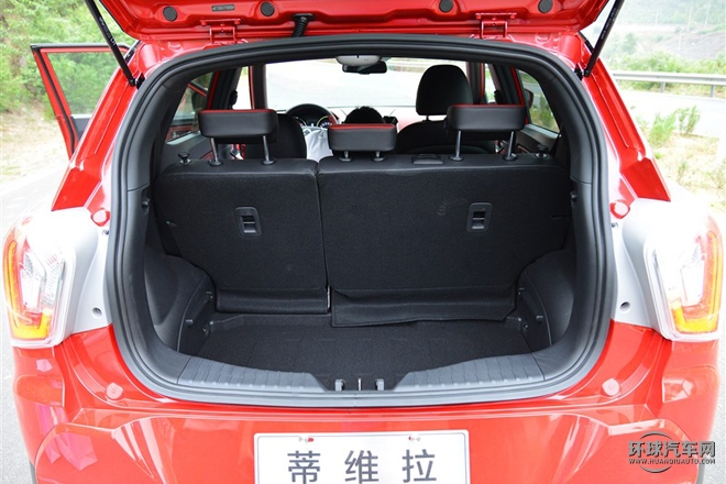 2015款 1.6L 自動兩驅(qū)致酷版