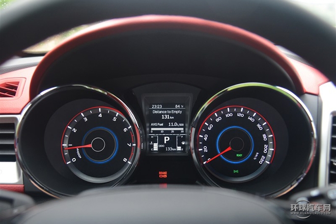 2015款 1.6L 自動(dòng)兩驅(qū)致酷版