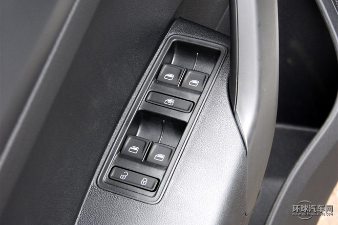 2015款 1.6L 自動(dòng)風(fēng)尚型