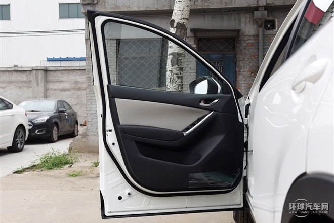 2015款 2.0L 手動兩驅舒適型