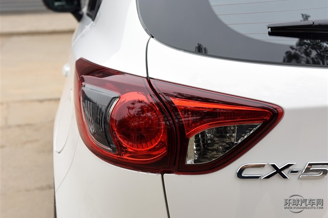 2015款 2.0L 手動兩驅舒適型