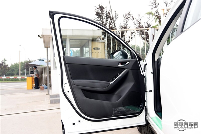 2015款 2.0L 自動兩驅(qū)都市型