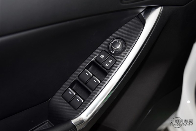 2015款 2.0L 自動四驅(qū)豪華型