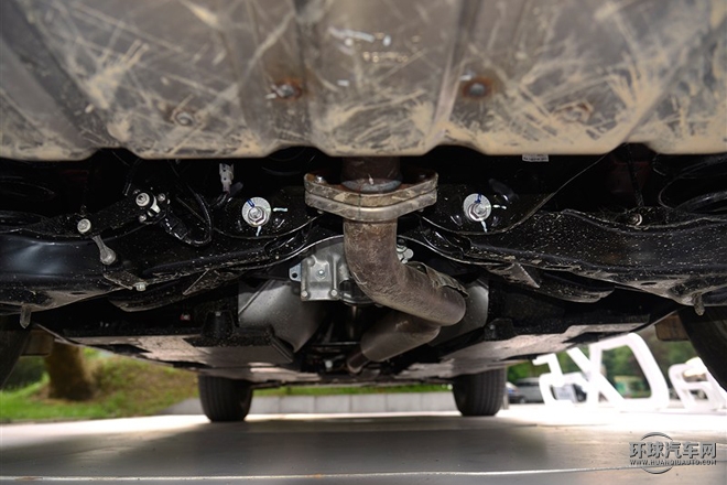 2015款 2.5L 自動(dòng)四驅(qū)旗艦型