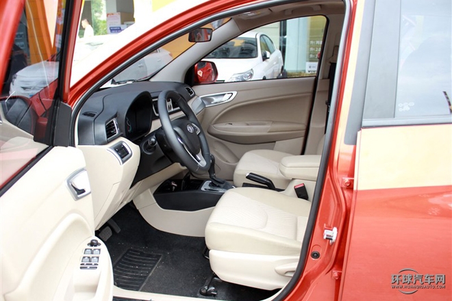 2015款 1.8L 自動(dòng)豪華型