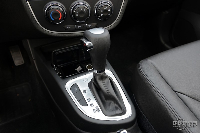 2015款 1.8L 自動豪華型