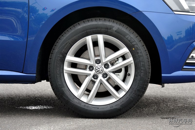 2015款 230TSI DSG豪華版