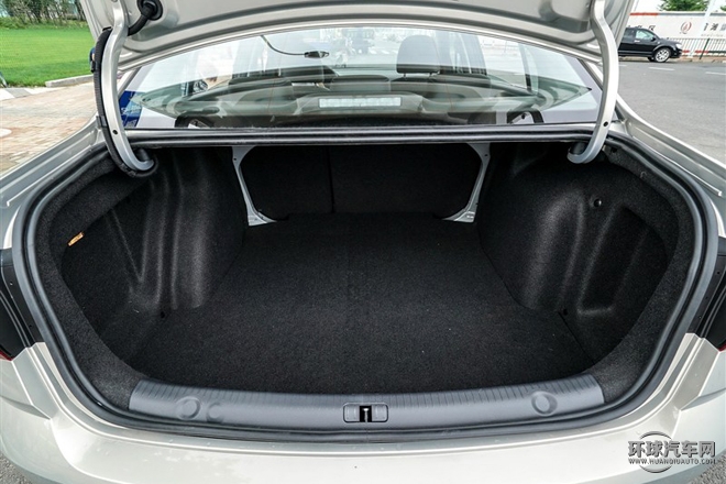 2015款 230TSI DSG 豪華版
