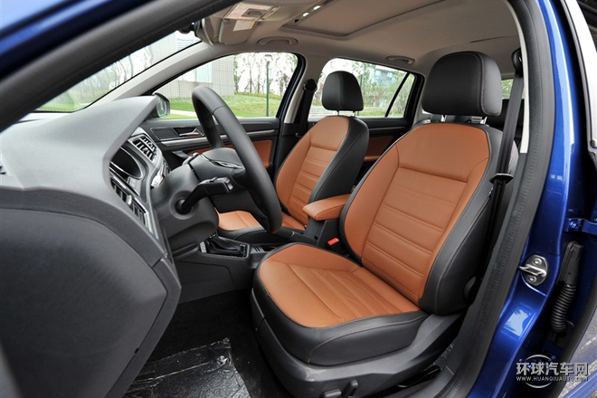 2015款 230TSI DSG舒適版