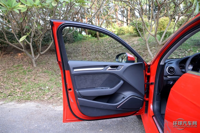 2015款 Sportback e-tron 運(yùn)動型