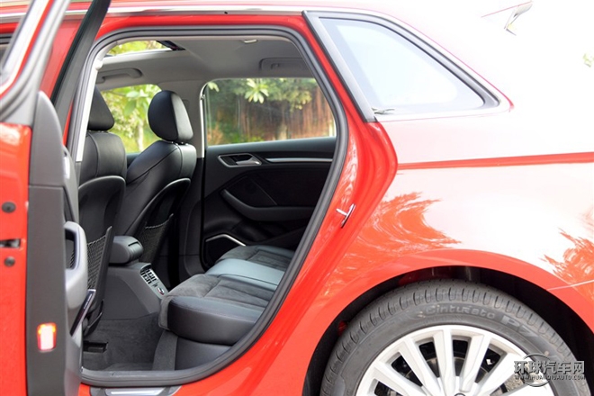 2015款 Sportback e-tron 運(yùn)動(dòng)型