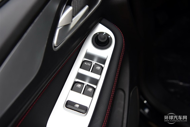 2015款 1.8L 手動(dòng)舒適型