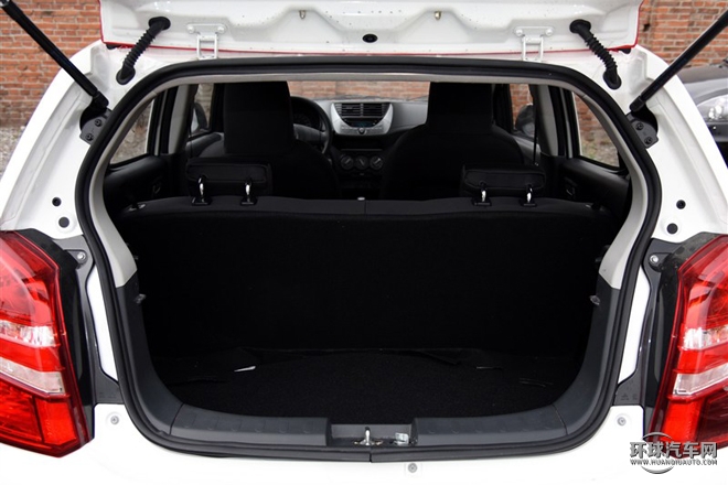 2015款 1.0L 手動(dòng)限定型