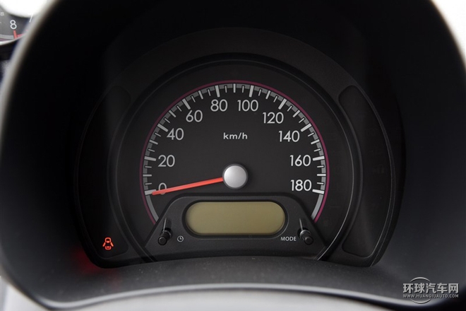2015款 1.0L 手動(dòng)限定型