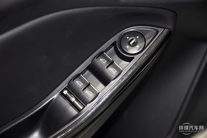 2015款 兩廂 1.6L 自動(dòng)風(fēng)尚型