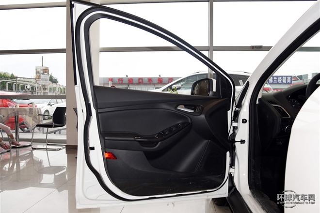 2015款 兩廂 1.6L 自動風(fēng)尚型