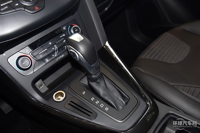 2015款 兩廂 1.6L 自動(dòng)風(fēng)尚型