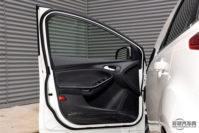2015款 三廂 1.6L 自動舒適型